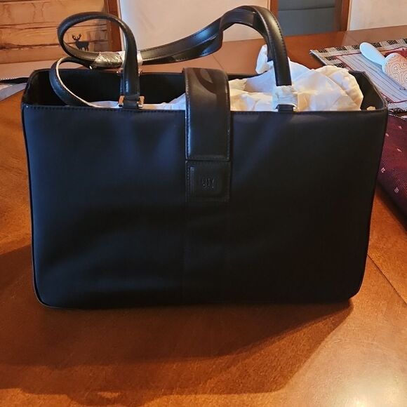 NEW DKNY Fabric Medium Travel Tote Tablet Bag Purse, Black & Silver Closure - Picture 2 of 16